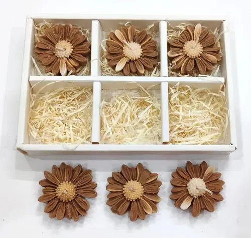 Soy Wax Floating Flower Scented Candle Set (6 Pcs) 2.webp