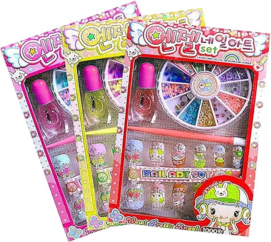 Nail Art Kit with 12 Artificial Nails 